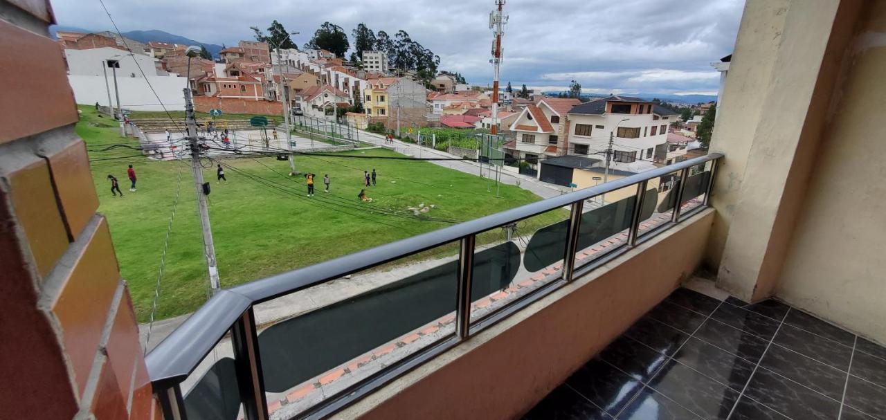 Departamento En Cuenca, 3 Habitaciones Y Parqueo Gratis Exterior photo